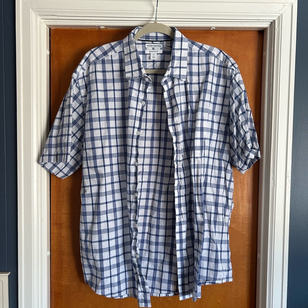 *Husband’s closet purge, buy 2 get 1 free* Men’s button down